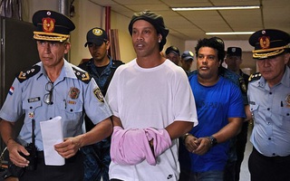 Ronaldinho đã nói gì về việc bị giam giữ?