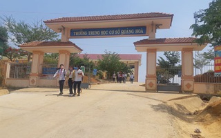 Tranh thủ dịch Covid-19, học sinh rủ nhau... cưới!