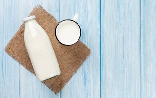 Uống sữa là đau bụng, tiêu chảy: Tập uống thế nào để khỏi?