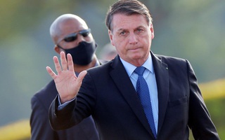 Brazil chưa hết "sốt", tổng thống đối đầu với tòa án tối cao