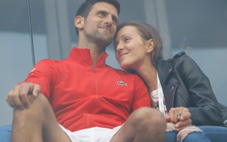 Djokovic và vợ nhiễm Covid-19, làng banh nỉ sốc toàn tập