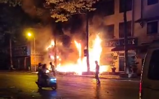 Nhà xe Tâm Hạnh ở Bình Thuận nửa đêm bất ngờ cháy rụi