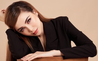 Hoa hậu Diễm Hương: Cần phạt nặng người của công chúng mà bán dâm