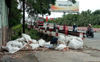 Đầu cầu thành bãi xà bần