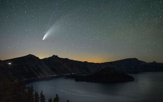 Ảnh, CLIP: "Cầu tuyết vũ trụ" Neowise 4,6 tỉ năm tuổi "rơi" khắp Trái Đất