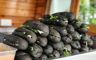 Bánh mì đen như than và những kiểu độc lạ chỉ có ở Việt Nam