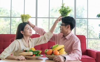 Vợ chồng nửa đời lệch pha: "Ủa, không có mắm nêm à?"