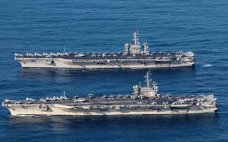 Biển Đông nóng hơn bao giờ hết, hai tàu sân bay Mỹ tập trận rầm rộ