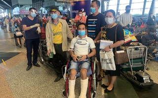 Sân bay Cần Thơ đón 310 người Việt tại Malaysia về nước