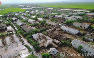 Ông Kim Jong-un mở kho đặc biệt, "gửi yêu thương đến người dân"