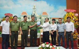 Báo Người Lao Động thăm, chúc mừng Công an TP HCM nhân ngày truyền thống CAND