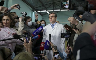 Bác sĩ Nga bác bỏ nghi vấn chính trị gia đối lập Alexei Navalny bị đầu độc