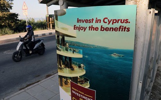Al Jazeera: Quan chức nhiều nước mua “hộ chiếu vàng” của Cyprus