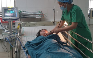 Bé gái nặng 1,8kg chào đời từ người mẹ bệnh tim tưởng chừng tử vong