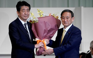 Tiến sát ghế thủ tướng Nhật Bản, ông Suga tuyên bố "không nhượng bộ Trung Quốc"