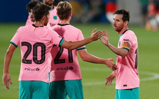 Messi lập siêu phẩm ngày tái xuất, Barcelona thắng tưng bừng Girona