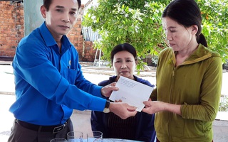 LĐLĐ tỉnh Quảng Ngãi thăm hỏi ngư dân bị tàu hàng đâm chìm ở Bình Thuận