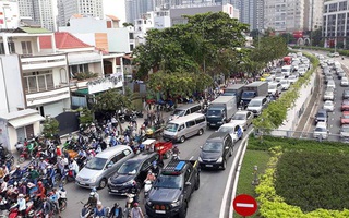 Từ  ngày 3-10, TP HCM cấm các loại xe qua cầu vượt Nguyễn Hữu Cảnh