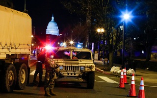 Đám đông biểu tình "chùn bước", Washington vắng lặng như tờ