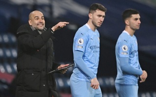 HLV Guardiola nói gì khi Man City chiếm ngôi đầu bảng của Man United?