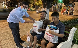 "Tết ấm cho người vô gia cư" ngoài đường phố Nha Trang