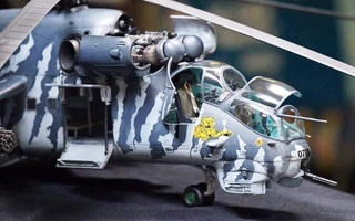 Chiêm ngưỡng bộ sưu tập máy bay mô hình gần 100 chiến đấu cơ của vị thượng tá