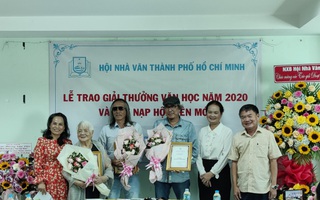 Hội Nhà văn TP HCM trao giải thưởng văn học 2020