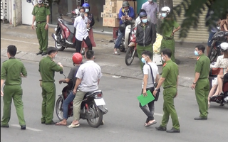 CLIP: Thực nghiệm hiện trường vụ cướp giật khiến 2 người thiệt mạng ở quận Tân Phú