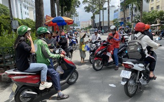 Grab, Gojek, Baemin tăng phụ phí dịp Tết đến 15.000 đồng/chuyến