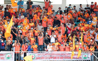 Sân Quy Nhơn mở hội đón HLV Park