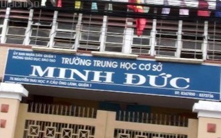 TP HCM: Một học sinh lơ lửng ở lan can tầng 3 được bảo vệ cứu kịp thời