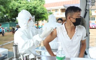 Vì sao hàng ngàn giáo viên ở Đắk Lắk chưa được tiêm vắc-xin Covid-19?