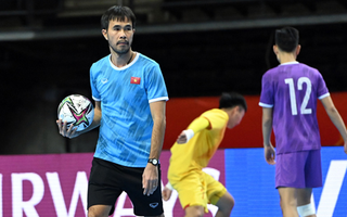 Âm tính SARS-CoV-2, HLV trưởng tuyển futsal Việt Nam lên đường về nước