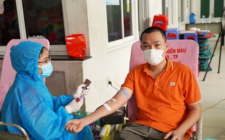 FPT hiến máu mùa dịch: “Những lúc thế này người bệnh mới thực sự cần đến mình”
