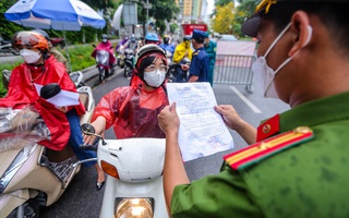 Báo cáo tại Quốc hội nhắc việc "Hà Nội liên tục thay đổi cơ chế cấp giấy đi đường"