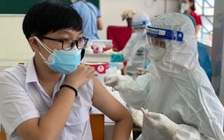 Tiêm vắc-xin mũi 2 cho học sinh: Sở GD-ĐT TP HCM đề nghị khẩn cung cấp mã định danh
