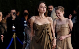 Angelina Jolie tự nhận là "nhà phê bình phim đáng sợ"