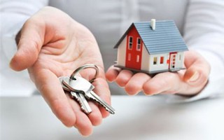 Bắt buộc mua bán nhà qua sàn: Ai được lợi ?
