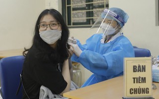 Hà Nội bắt đầu tiêm vắc-xin Covid-19 cho học sinh