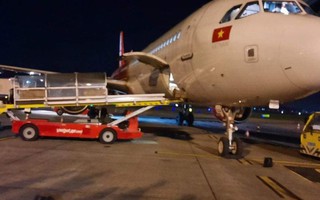 Hai máy bay va chạm tại sân bay Nội Bài
