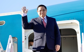 Thủ tướng Phạm Minh Chính tới Paris, bắt đầu thăm chính thức Pháp