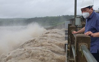 Phú Yên: 53 hồ thủy điện, thủy lợi đồng loạt xả lũ, hạ lưu ngập sâu