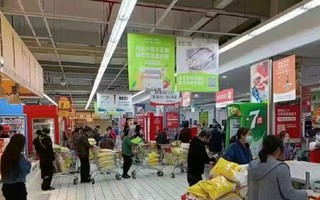 Trung Quốc: Giá rau củ quả tăng 3 lần, người dân hối hả đổ tới siêu thị