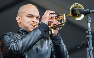 Nhà giáo dục người Mỹ Irvin Mayfield nhận án tù vì gian lận tiền từ thiện