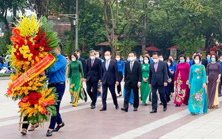 Cách mạng Tháng Mười Nga: Ánh sáng của tự do và chiến thắng