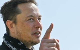 Tỉ phú Elon Musk nợ thuế "khủng"?