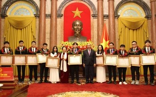 Chủ tịch nước tặng thưởng học sinh đoạt giải Olympic và khoa học kỹ thuật quốc tế năm 2021