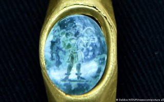 Israel tìm thấy chiếc nhẫn "Good Shepherd" của Cơ đốc giáo trong con tàu đắm La Mã