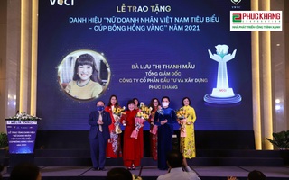 Bà Lưu Thị Thanh Mẫu đạt cúp Bông Hồng Vàng năm 2021