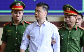 Tha tù trước thời hạn cho "trùm" cờ bạc Phan Sào Nam: Kỷ luật 4 cán bộ công an